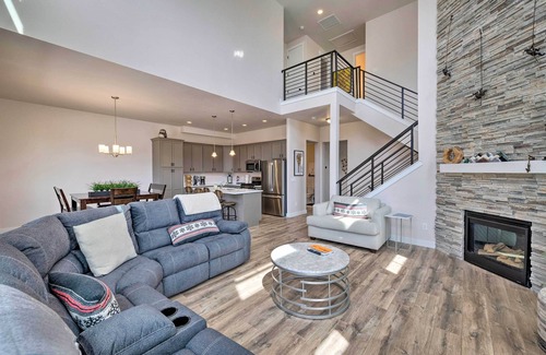 Deer Mountain House | Inviting Hideout Townhome w/Balcony & Lake Views!