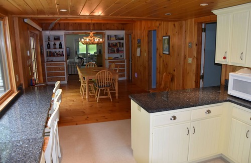 Union House | Inviting lakeside spot with stunning sunsets in Midcoast Maine