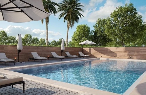 Kissimmee Hotel | Inviting Room for Families – 6.2 Miles to Disney Excitement
