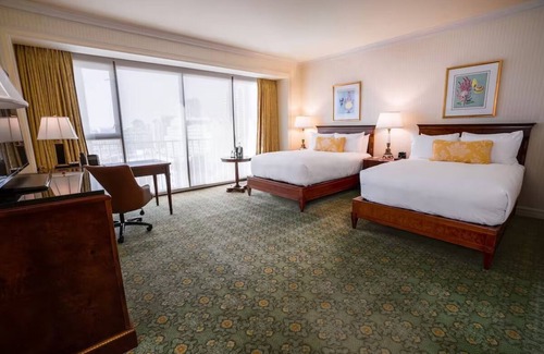 Downtown San Diego Hotel | Inviting Room Right in the Vibrant Downtown Life | 2 Family Ready Rooms