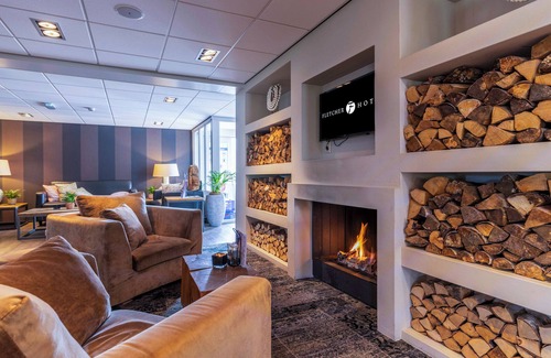 Westkapelle Hotel | Inviting Room with Beach Access, Pool, and Onsite Dining for a Relaxing Stay