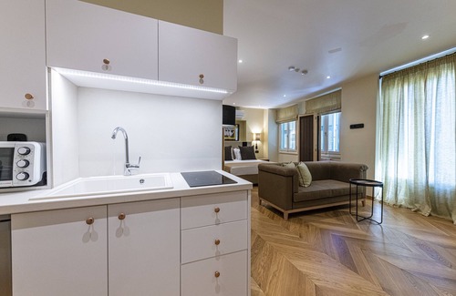 Plaka Apartment | Ipelhome Plaka Boutique Apartments