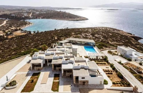 Nea Cryssi Akti Villa | Irene's View Villa three · House with swimming pool near Pounda