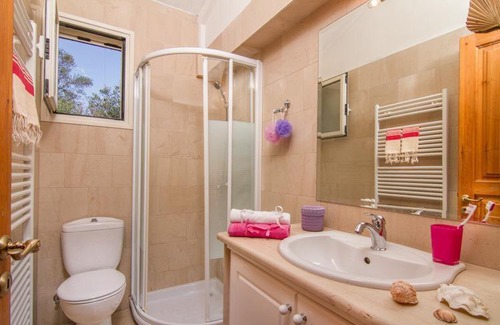 Paxos House | Irida Room