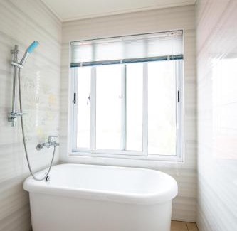 Ren'ai House | Iris Farmhouse