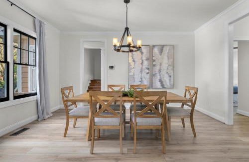 Glen Iris Villa | Iris Manor Luxury Modern Stay Near UAB