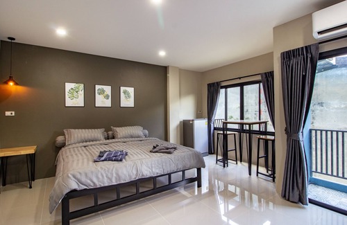 Ratchaburi Hotel | Is Am Are Stay Boutique