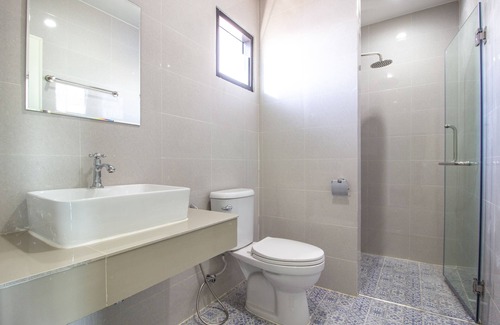 Ratchaburi Hotel | Is Am Are Stay Boutique