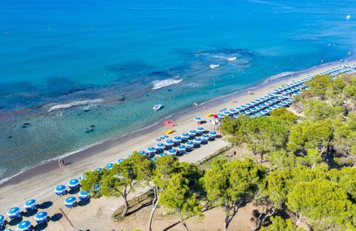 Piombino Apartment | ISA-Appartament plus with mezzanine, 4 beds, air conditioning and private outdoor area in Village with 6 swimming-pools