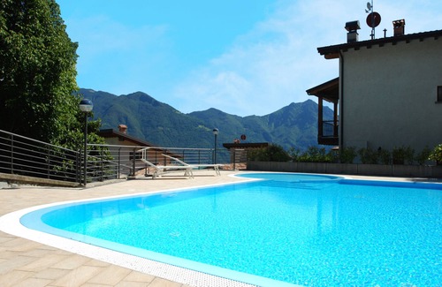 Costa Volpino House | Iseo Lake Villa with lake view and pool