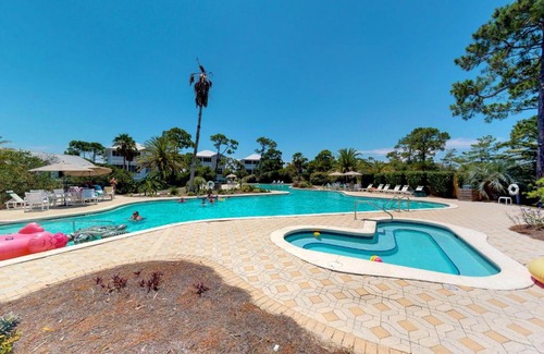 East End House | Isla Callada