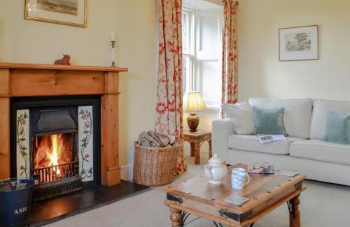 Kirriemuir House | Islabank Farmhouse - Saap