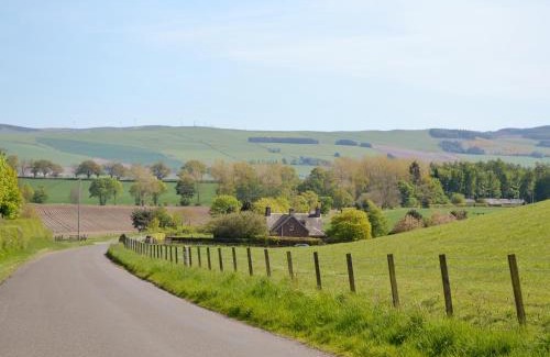 Kirriemuir House | Islabank Farmhouse - Saap