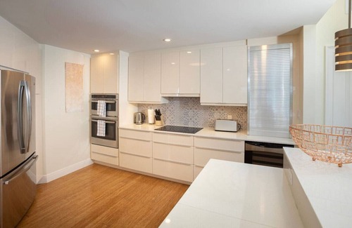 Seven Mile Beach Apartment | Island Luxury Seven Mile Beach