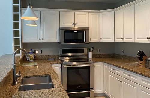 Chincoteague House | Island Pony - Outstanding 3 BR W/F Duplex/community pool NO LINENS