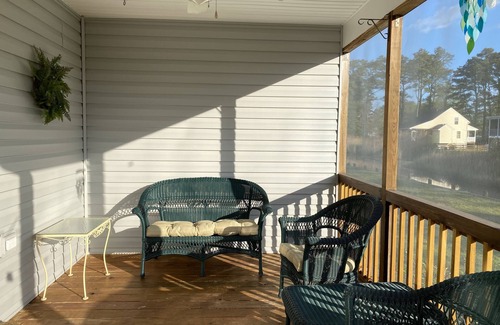 Chincoteague House | Island Pony - Outstanding 3 BR W/F Duplex/community pool NO LINENS