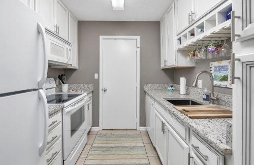 Saint Simons Heights House | Island Square #150