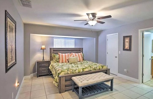 Kitchener House | Island vibes - Entire home 3bd/2bth - MUST SEA !