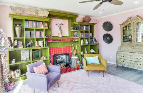 Murfreesboro House | Island Vibes Home with Fire Pit in Murfreesboro!