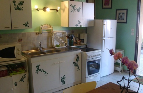 La Seyne-sur-Mer Apartment | ISTANBUL Apt T2 ground garden villa provencal 200M range SEYNE SUR MER Var
