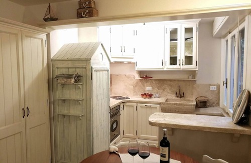 Marina di Castagneto Carducci Apartment | Comfortable apartment with private terrace by the sea, in Marina di Castagneto