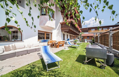 San Martino in Passiria Apartment | Apartment ‘Sonnenparadies 4’ with Mountain View, Wi-Fi & Garden
