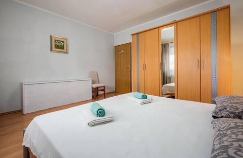 Murine Apartment | IVA house with apartment