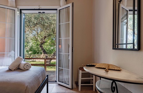 Alonia Other | IVISKOS | ILYESSA COTTAGES