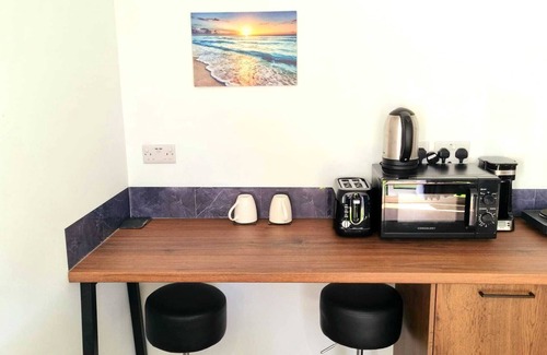 Seacroft Cabin | Ivy guest house - double room near Roundhay Park