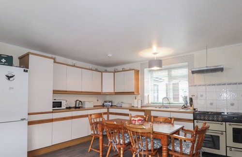 Kingussie Cottage | IVY HOUSE, pet friendly, with open fire in Kingussie