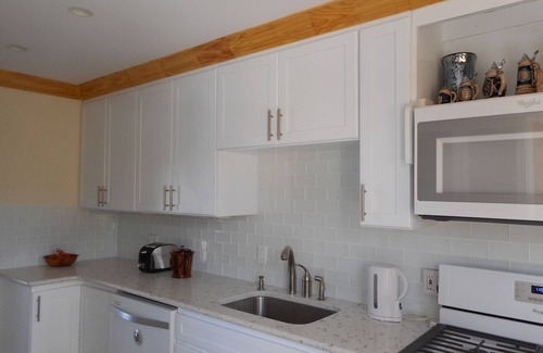 Gambier House | Ivy's Mays Beach House Featured on Staycation TV Season 3 📺