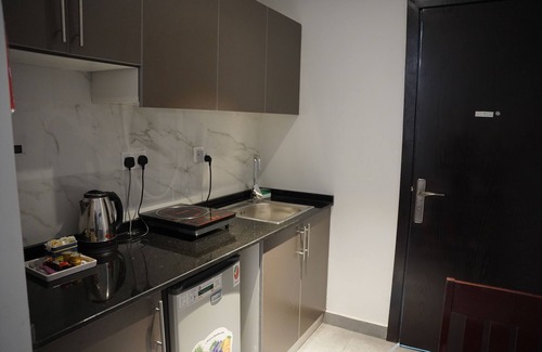 Al Mankhool Apartment | IZA 1 Rose 301