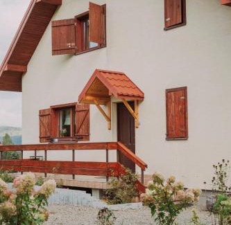 Wysowa-Zdroj Villa | Józefówka - dom z 4 sypialniami, z balią ,dużym tarasem i pięknym widokiem na Wysową