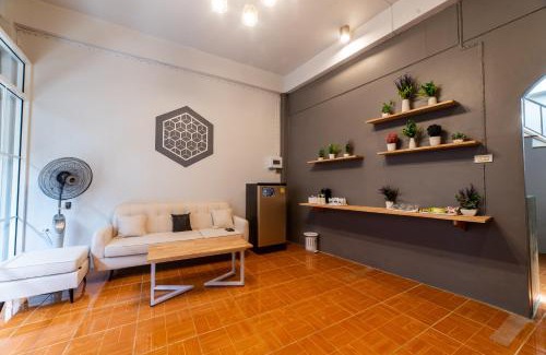 Betong Villa | J Cube Betong - Private House