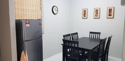 Sibu House | J & I Homestay 2 Person with shared bathroom