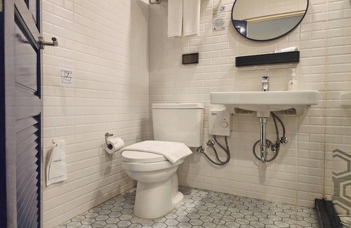 Chan Kasem Hotel | J Place Hotel