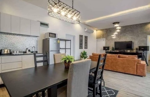 Hin Lek Fai Villa | J Pool Villa Huahin