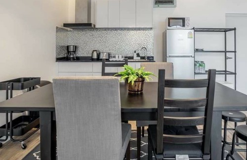 Hin Lek Fai Villa | J Pool Villa Huahin