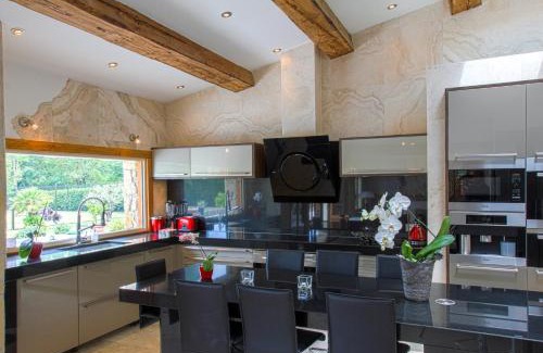 Saint-Julien-d'Asse Villa | Jaccuzzi | Pool | Golf | Tennis | Boules court