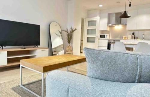 Vigo Apartment | Jacinto Benavente 15, 1S by YBH