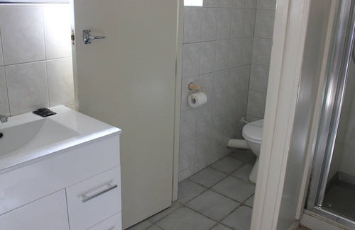 Ngongotaha Hotel | Jack & Di's Lakefront Motel