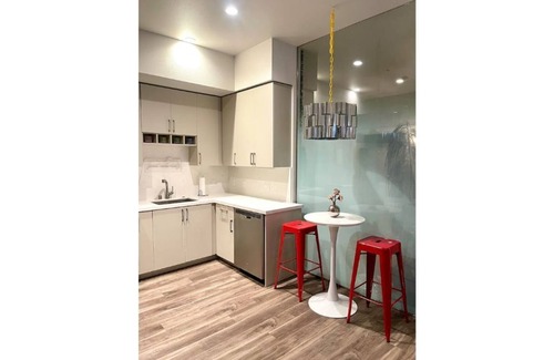 Produce and Waterfront Apartment | Jack London square stylish luxury 1BD apartment