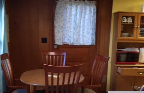 Dundee Apartment | Jack's Joints Apt C River View ~ steps from Village festivities and eateries!