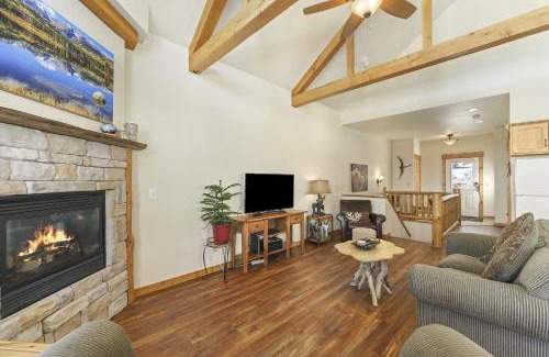Estes Park Apartment | Jackstraw Mountain 32 Condo