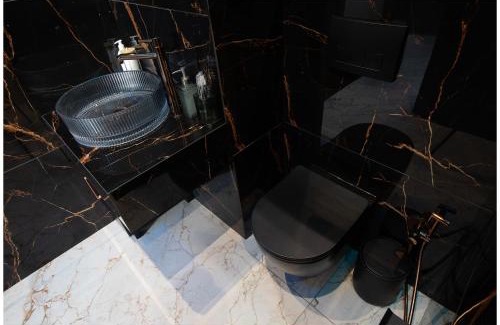 Warszawskie Apartment | Jacuzzi Glass-House Central Station