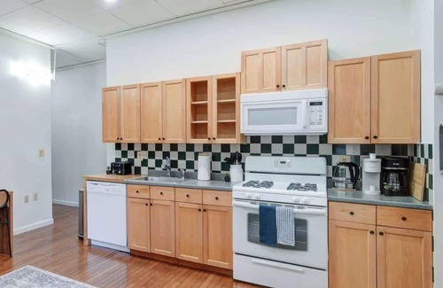 Midtown Village Apartment | Jacuzzi Retreat | 3BR Center City - Sleeps 6