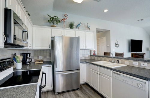 Jamaica Beach House | Jamaica Beach Waterfront Home! w/Paddleboards, Kayak, Pedal Boat, Fishing Gears