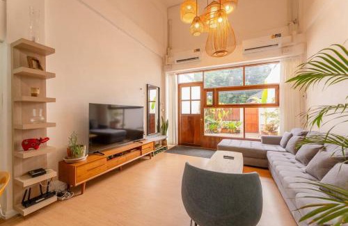 Old City Villa | Jane house in old city & market