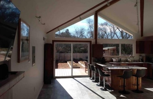 Arcata House | Jane's Creekside Garden 3BR/2BA Home