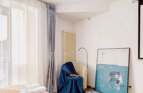 Downtown Beijing Apartment | Janyue Movie Night High Rise View